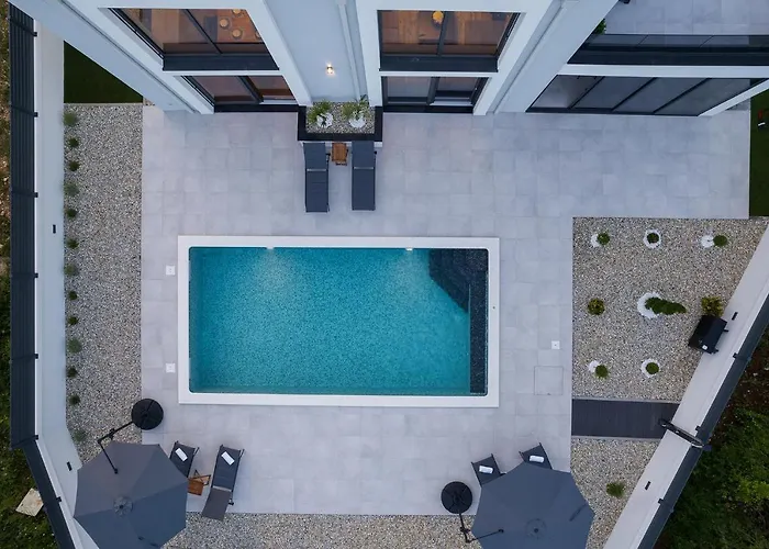 Terezija Villa *